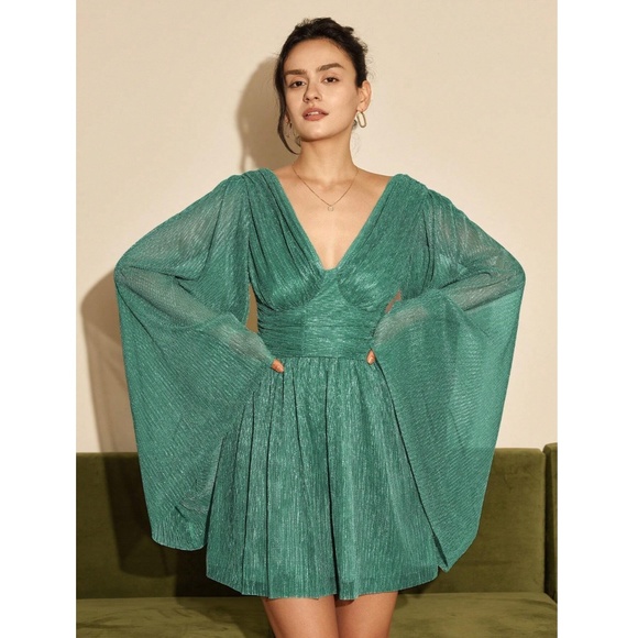 Green Mini Dress Flared Bell Long Sleeve, Fitted Waist V-Neck Cut Out Back Short - Picture 5 of 12